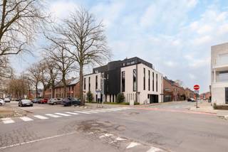 Penthouse in hartje Mol – ruimte, comfort en een fenomenaal dakterrasWelkom in hartje Mol, waar dit stijlvolle luxe appartement uitblinkt in ruimte,...