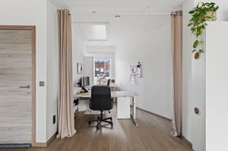 Dans la Rue du Soleil à Renaix, nous vous proposons cet ensemble rare composé d’un appartement prêt à emménager avec une grande terrasse...