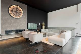 IN EEN RUSTIGE STRAAT OP SLECHTS 5 MINUTEN VAN HET CENTRUM VAN HASSELT EN OP ENKELE MINUTEN VAN DE GROTE RING, VIND JE DEZE UITZONDERLIJKE LOFT IN...