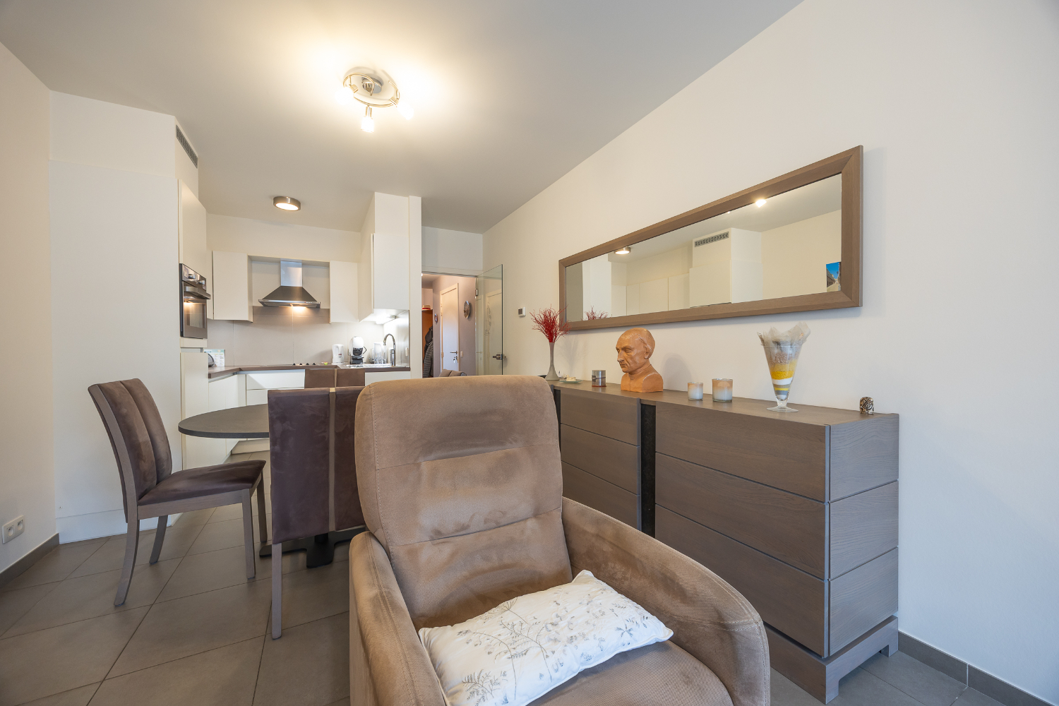 Instapklaar gelijkvloers appartement met 2 slaapkamers en ruim terras in het centrum van Middelkerke - photo 5