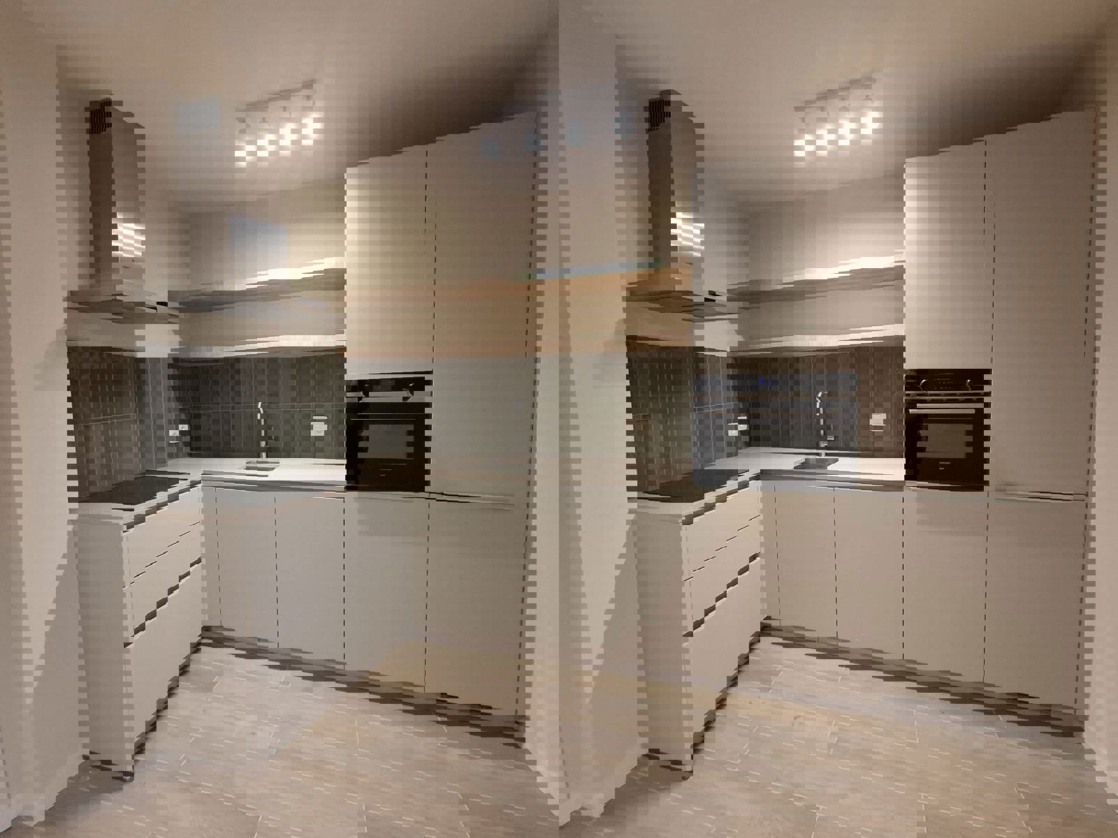 Luxe En Moderne Appartement Te Huur! - foto 2