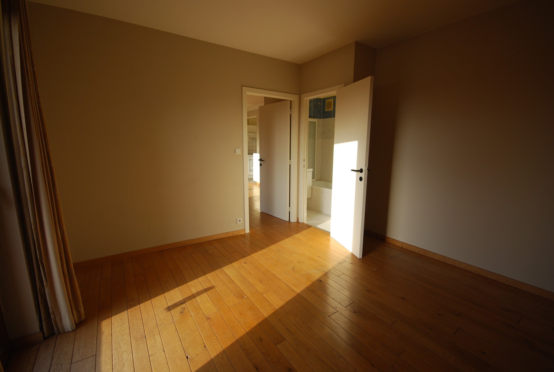 ÉÉNSLAAPKAMERAPPARTEMENT MET RUIM TERRAS - foto 5