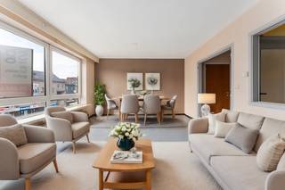 Dichtbij het centrum van Gent, vinden we dit te renoveren appartement terug. Het appartement heeft ene lichtrijke woonkamer met open keuken en...