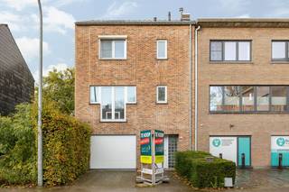 Discover this spacious home (242m² living area) located in a quiet street in Kessel-Lo!The property is in a prime location with excellent access to...