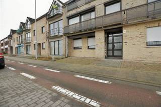 garagebox te huur nabij centrum Huurprijs : € 85 per maandBeschikbaar : 01/7 Verdere info via info@immotwins.be of 052/55.55.55  ...