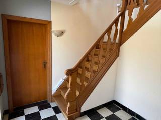 Prachtige villa aan de Molderdijk te Mol met een grondoppervlakte van 13a50ca en 35 meter breedte!Op het gelijkvloerse vinden we de ruime woonkamer...