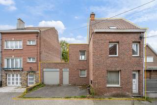 Ben je op zoek naar een eerste eigen stekje dat je helemaal naar jouw smaak kan maken? Deze woning in het centrum van Asse heeft alles in huis om...