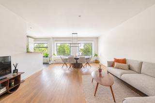 Dit uitzonderlijk stijlvol appartement bevindt zich op een gegeerde locatie in Wilrijk/Berchem, op wandelafstand van het Nachtegalenpark en met...