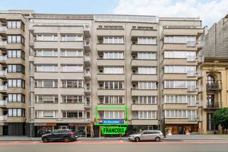 Dit ruim en gezellig tweeslaapkamer appartement bevindt zich pal in het centrum van Oostende. Op wandelafstand heeft u alle nodige faciliteiten...