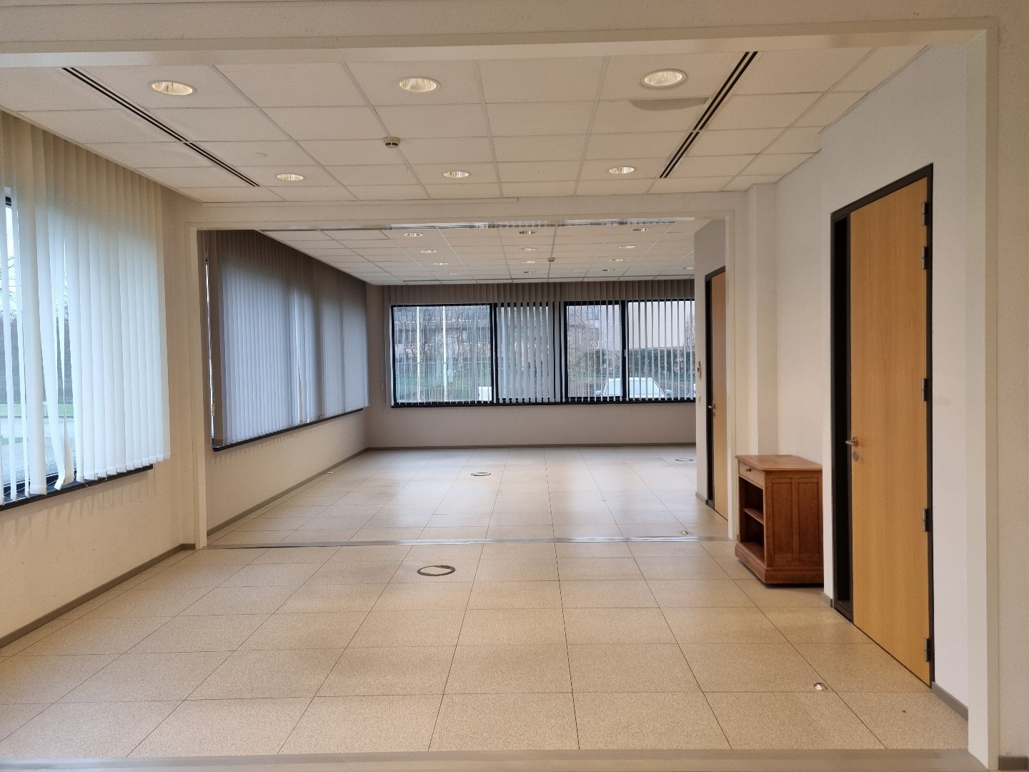 Kantoren 1e VDP - 527 m² + 25 parkings - nabij E 313 - foto 4