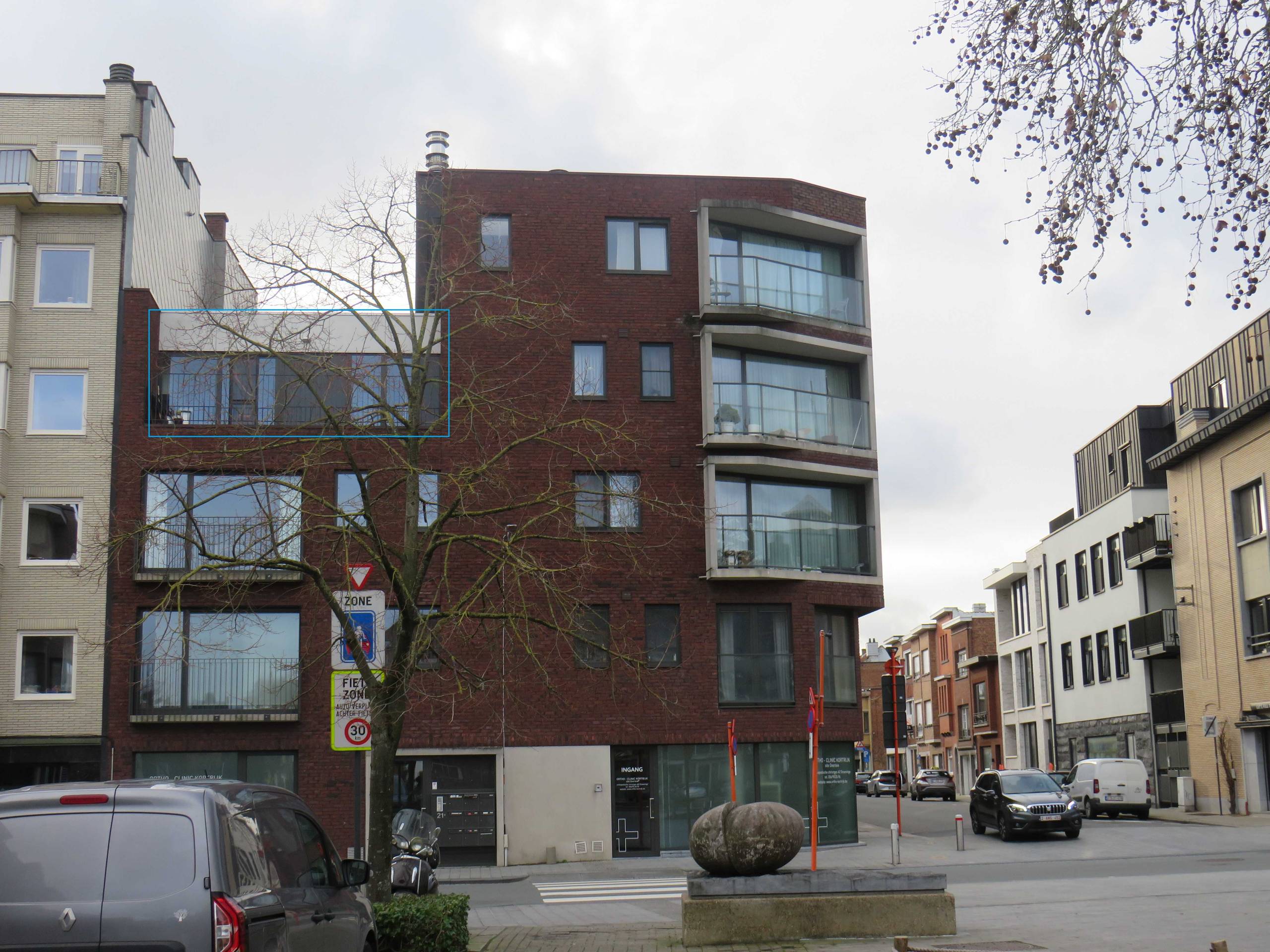 Appartement te huur in Kortrijk met 1 slaapkamer - foto 2