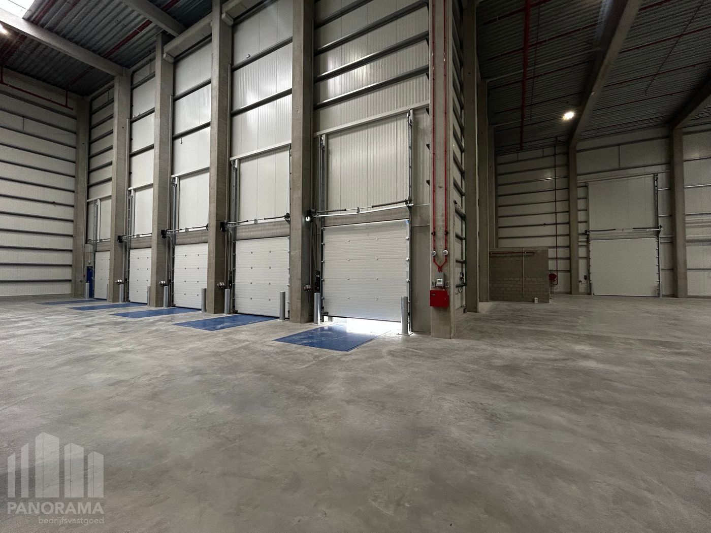 Uitstekend bereikbaar magazijn van 6.444 m² met 5 laadkades vlak aan R4 - photo 5