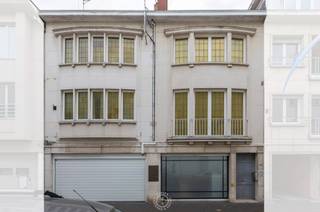 Deze grote statische burgerwoning is opgesplitst in twee zeer ruime woonentiteiten. Deze eigendom is welgelegen in het centrum van Sint-Niklaas...
