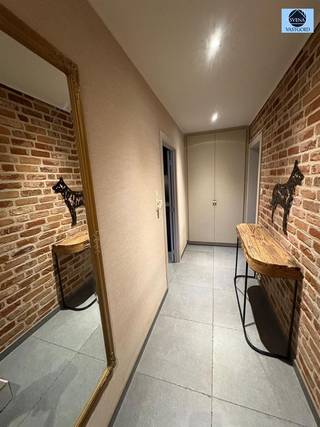 MAISON TRÈS CONFORTABLE AVEC GRAND JARDIN À VENDREPrix indicatif : 315.000 euros Maison très confortable avec grand jardin et parking pour 5...