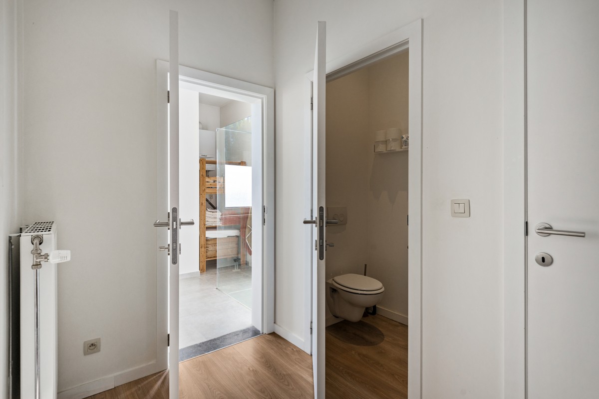 Appartement te koop in Berchem met 2 slaapkamers - foto 3