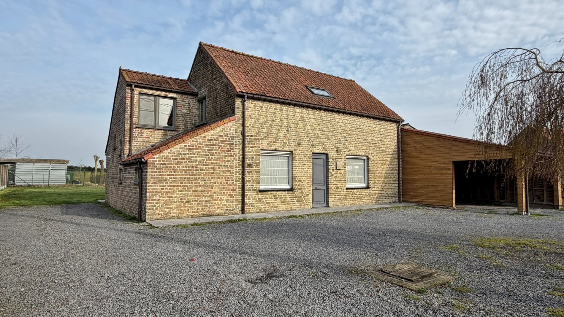Instapklare woning op ruim perceel (880 m²) met prachtig landelijk uitzicht in Merkem - foto 4