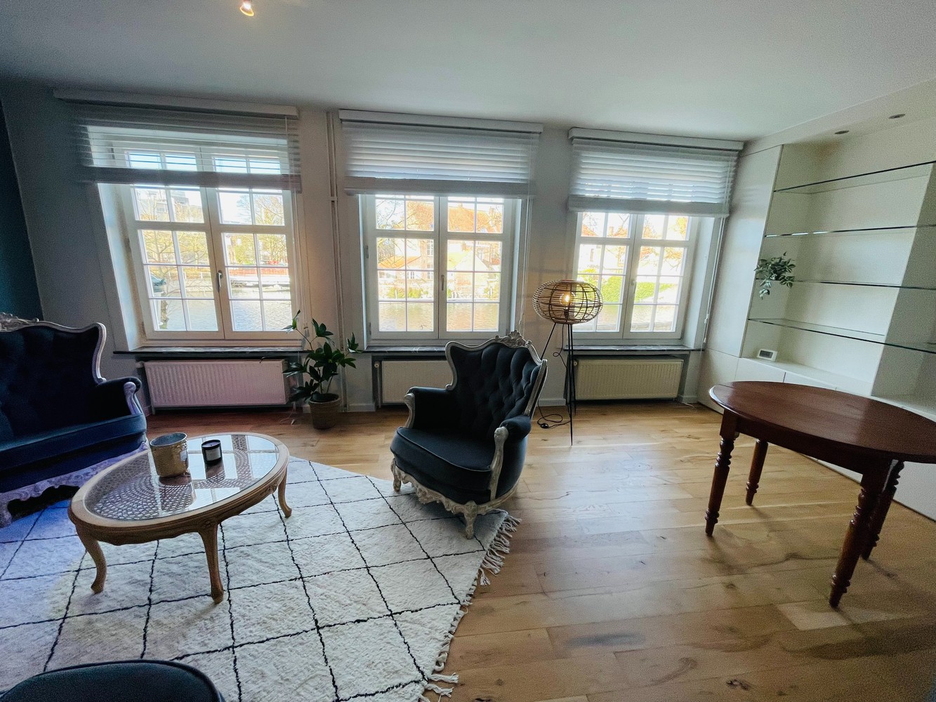 Brugge centrum, met zicht op Potterierei, Tot in de puntjes verzorgd energiezuinig woonhuis , 1 slaapkamer. - foto 3