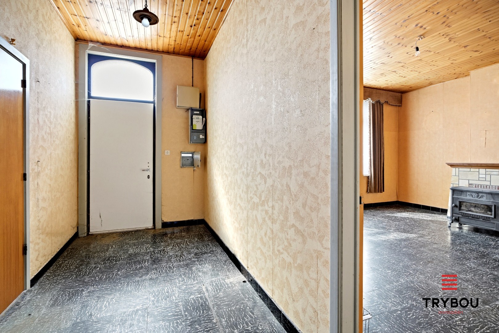 Te renoveren ruime halfopen bebouwing op een perceel van 1491m² met 7 slaapkamers! - foto 2