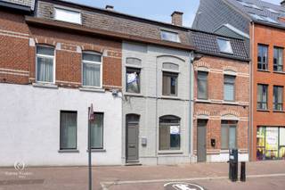 PLUSPUNTEN:+ 3 slaapkamers+ Elektriciteit conform+ Geen renovatieplicht+ Centrum op wandelafstandDeze woning biedt alles wat je nodig hebt om...