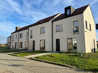 Deze energiezuinige nieuwbouwwoning maakt deel uit van woonproject ’t Park, een groene kindvriendelijke verkaveling vlak bij het station van...