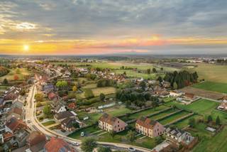 In het hart van het geliefde Haasrode, op een strategische locatie, vinden we deze prachtig nieuw te bouwen halfopen woning terug. Gelegen op...