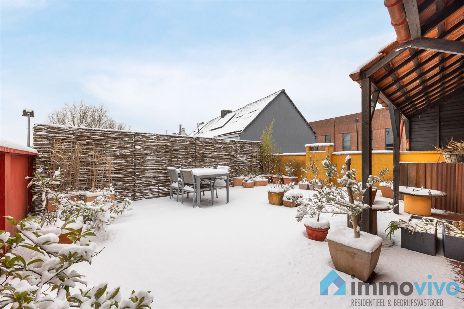 Ruime, instapklare woning met vier slaapkamers en een grote buitenruimte op een centrale locatie. - foto 3