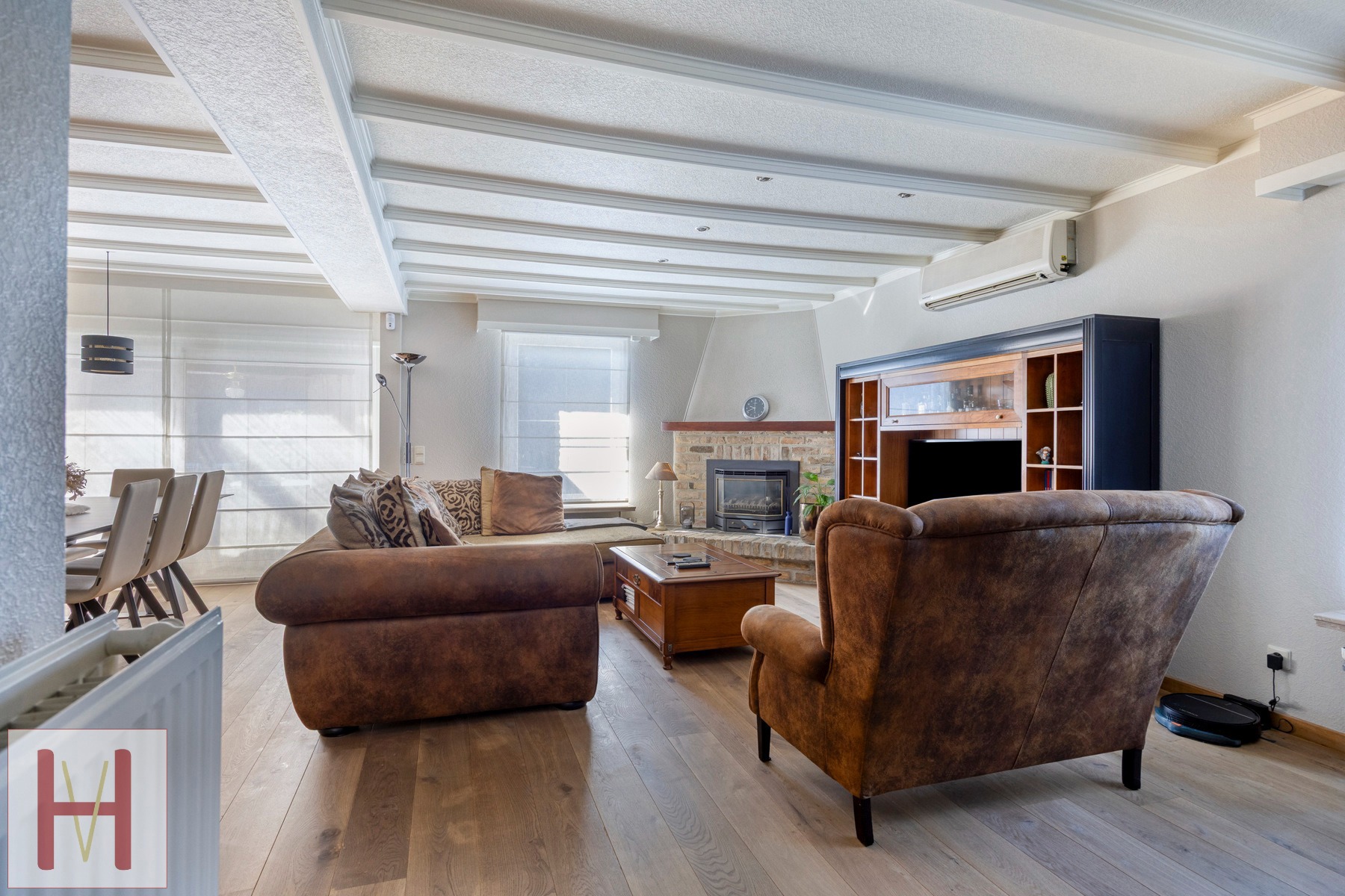 Woning op een hoekperceel met een magazijn van +/- 100m². - foto 3