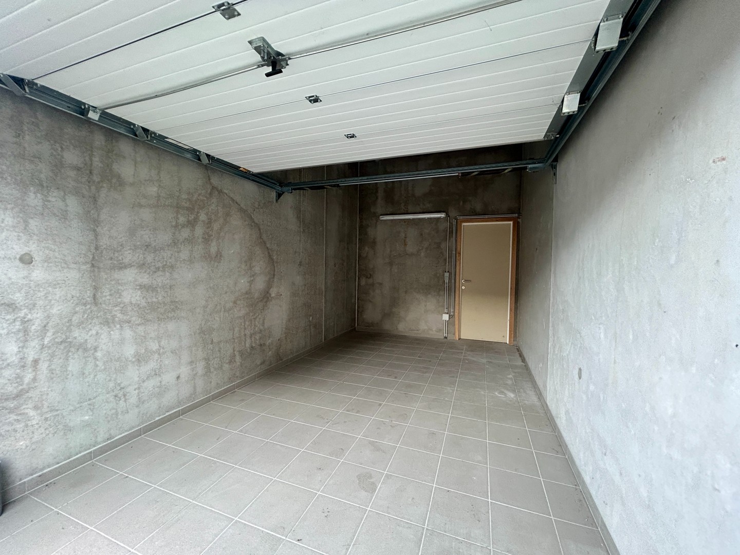 Ruime garagebox in residentie Luminis te centrum Meulebeke! - foto 4