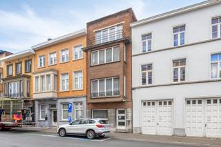 Deze woning is gelegen in de Oude-Vestingsstraat, een rustige en centrale ligging op wandelafstand van het historische centrum van Kortrijk. De...