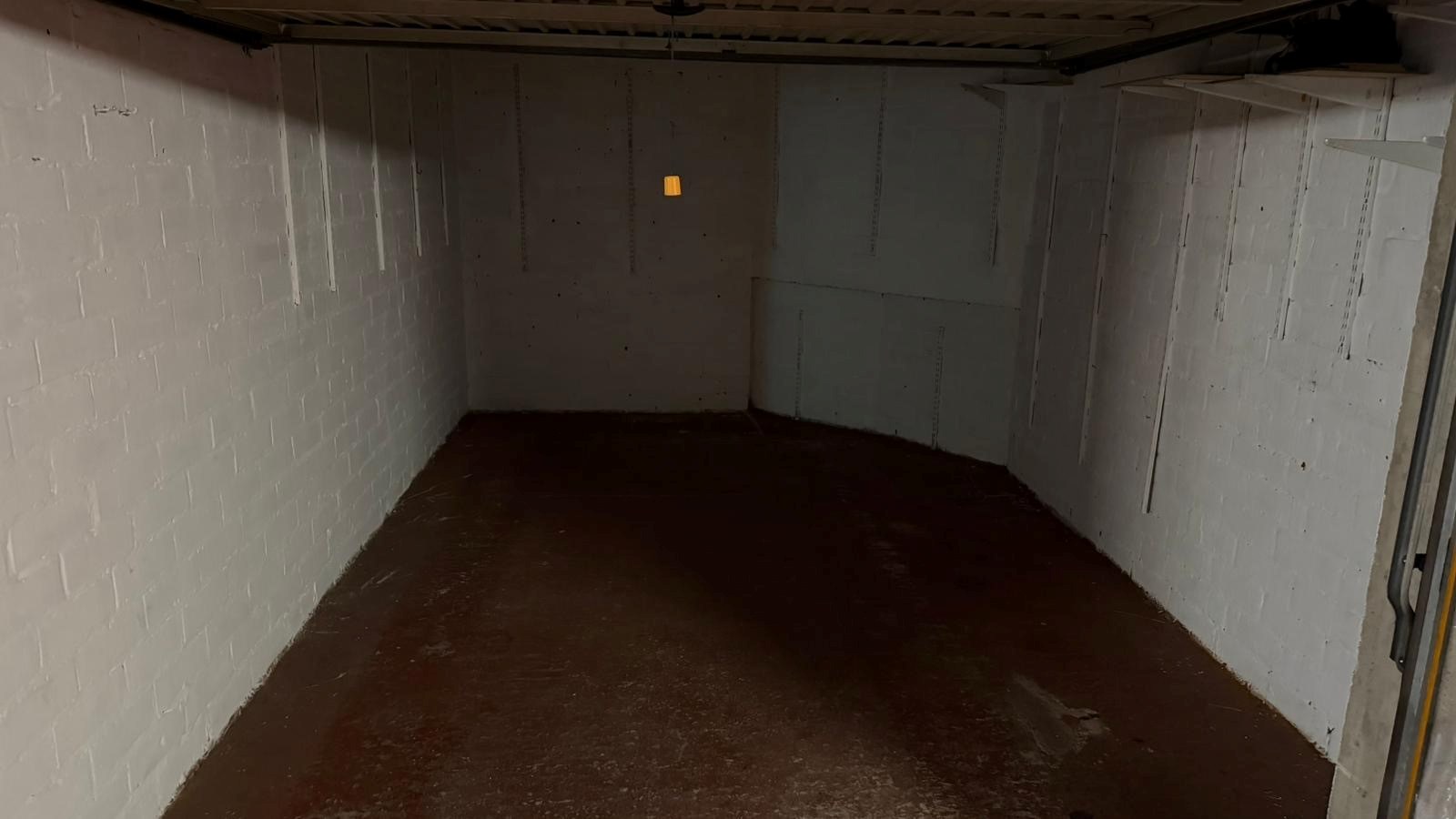 Gesloten garagebox centrum Oostende - foto 2