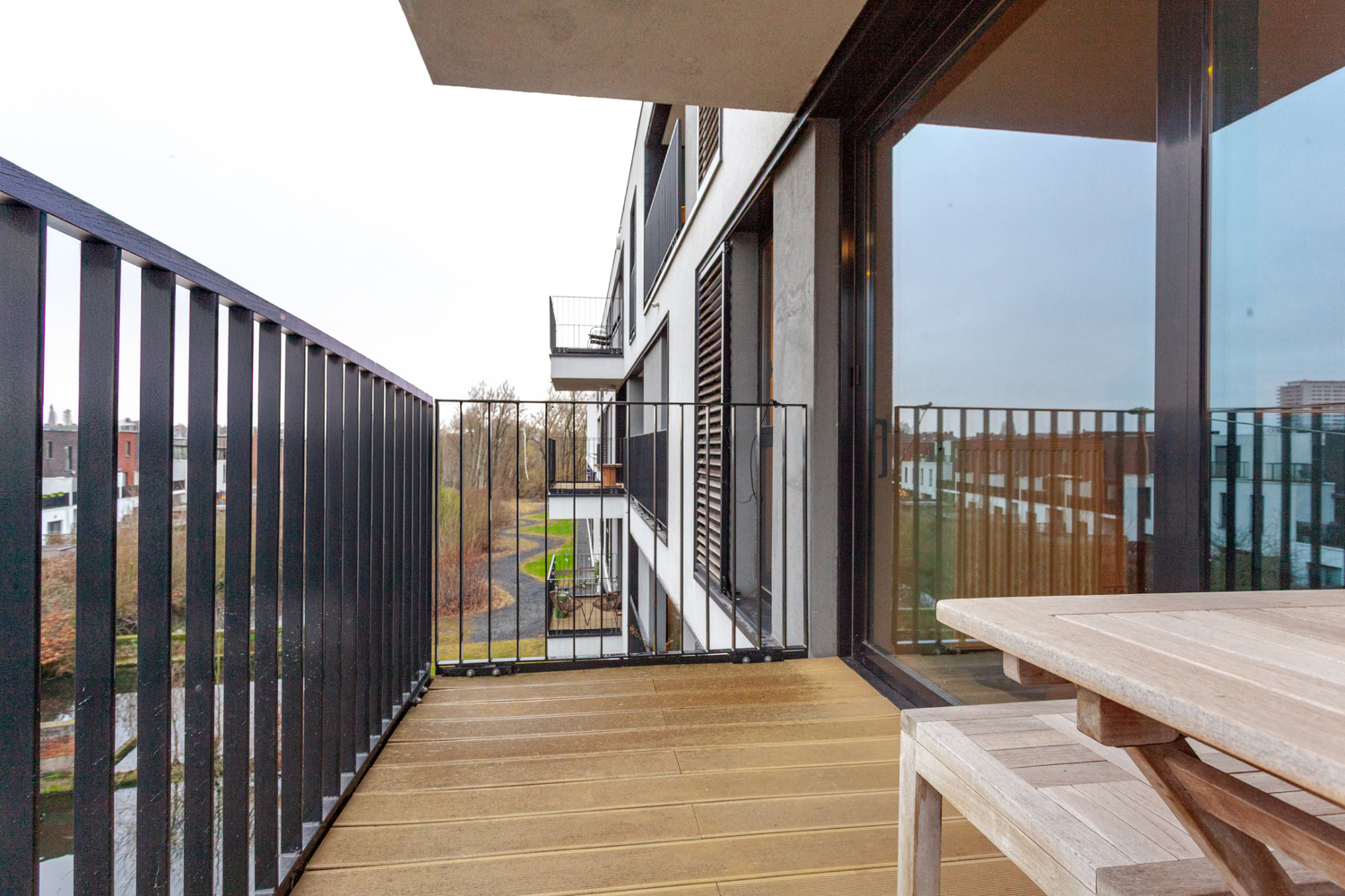 één- slaapkamerappartement met terras - foto 4