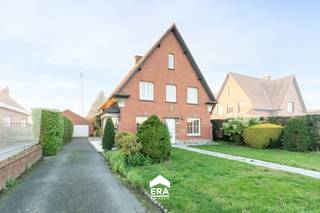 Te koop: Verder af te werken ruime open bebouwing in het centrum van Zwevezele, op een residentiële locatie nabij openbaar vervoer en...