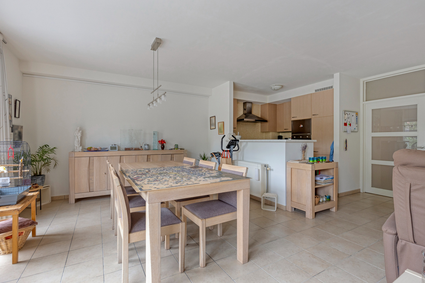 Ruim gelijkvloers appartement met 3 slaapkamers, tuin en garage - foto 5
