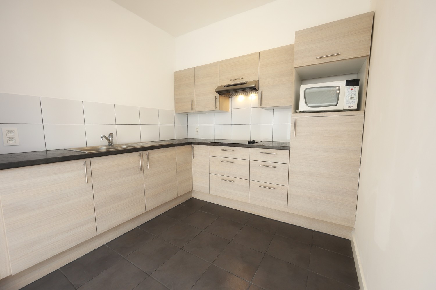 Ruim en instapklaar appartement met 2 slaapkamers en mogelijkheid tot garage, gelegen in Oostende ! - foto 5