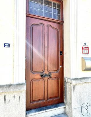Grande MAISON DE MAÎTRE avec 4 CHAMBRES et JARDIN DE VILLE !Bien située à distance de marche du centre, cette maison de maître pleine de charme est...