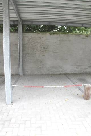 Carport nr. 3 in centrum van Staden gelegen achter nieuwbouwresidentie I-10. Vooraan wordt de toegang 's avonds afgesloten dmv poort met...