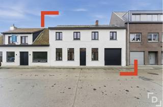 In de Moenaardestraat te Watou vinden deze ruime te renoveren woning met inpandige garage.De woning is slechts 150 meter gelegen van de markt...