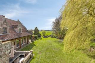In een bijzonder rustige en groene omgeving te Aalter bevindt zich deze unieke, karaktervolle villa, verscholen in een oase van rust en natuur...