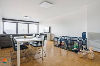 Op een uitstekende locatie vlakbij het centrum van Mechelen bevindt zich dit instapklaar appartement met 2 slaapkamers en terras. U bevindt zich...