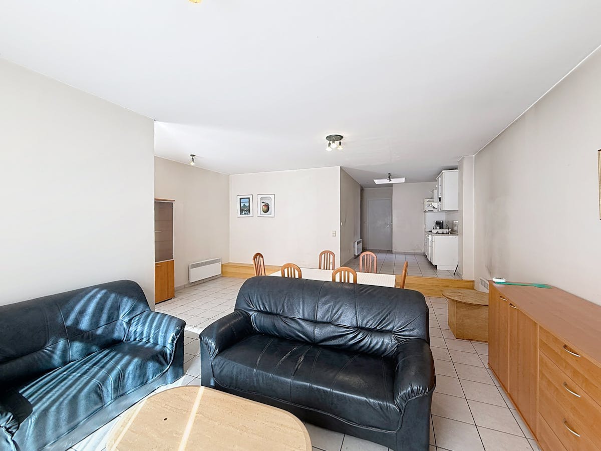 Gelijkvloers appartement met ruime garage in centrum Sint-Idesbald - foto 3