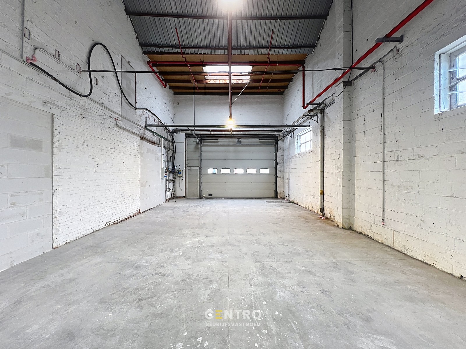 Goed bereikbare OPSLAGRUIMTE van ± 100m² te huur in Rumbeke. - photo 5