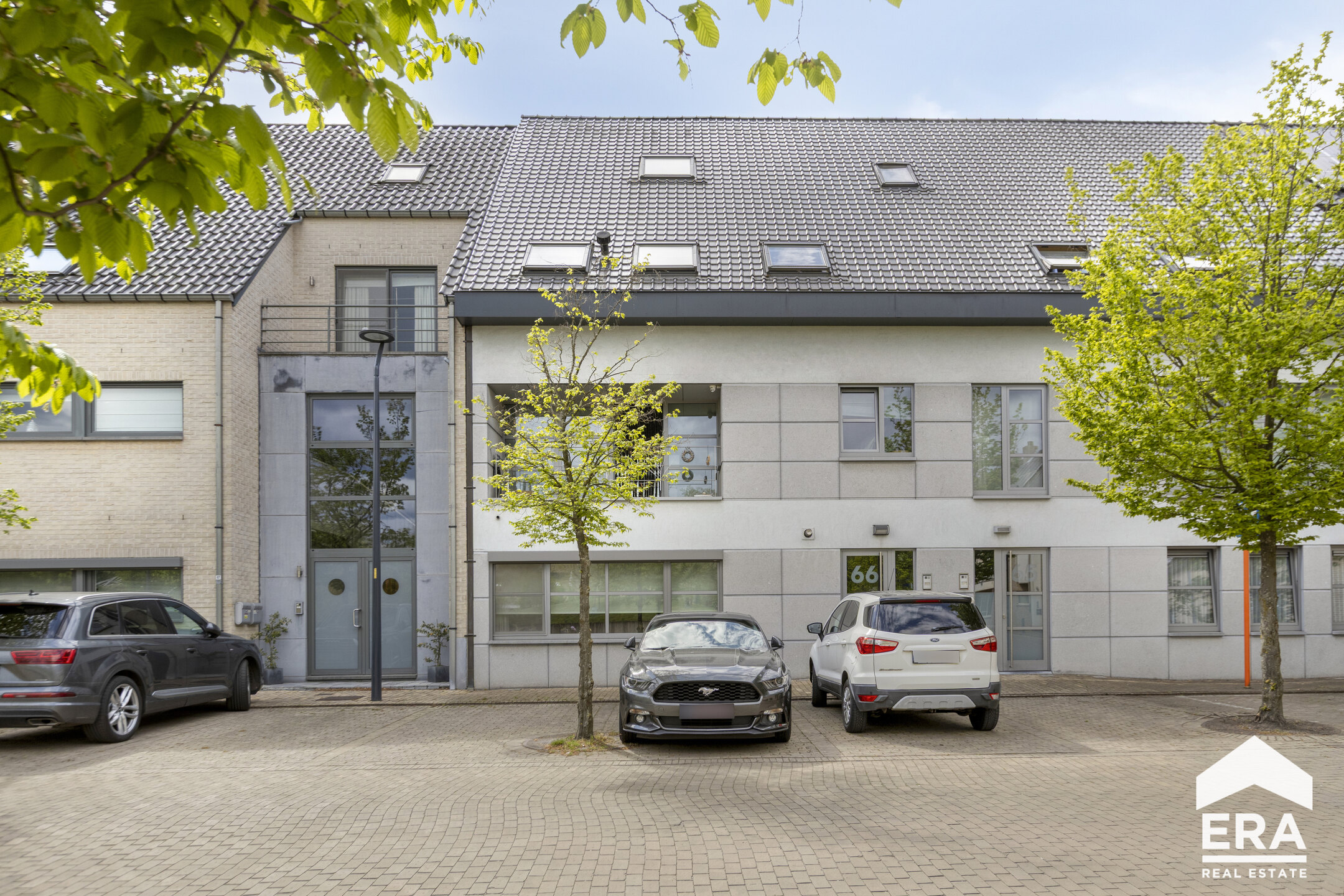 Ruim triplex appartement op toplocatie in Lommel - foto 1
