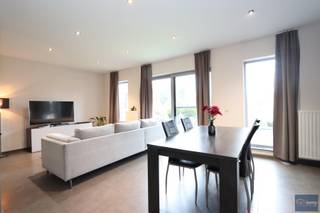 Luxueux appartement en duplex (env. 125 m²) avec une terrasse spacieuse et ensoleillée (env. 20 m²)Hall d'entrée avec toilettes séparées et...