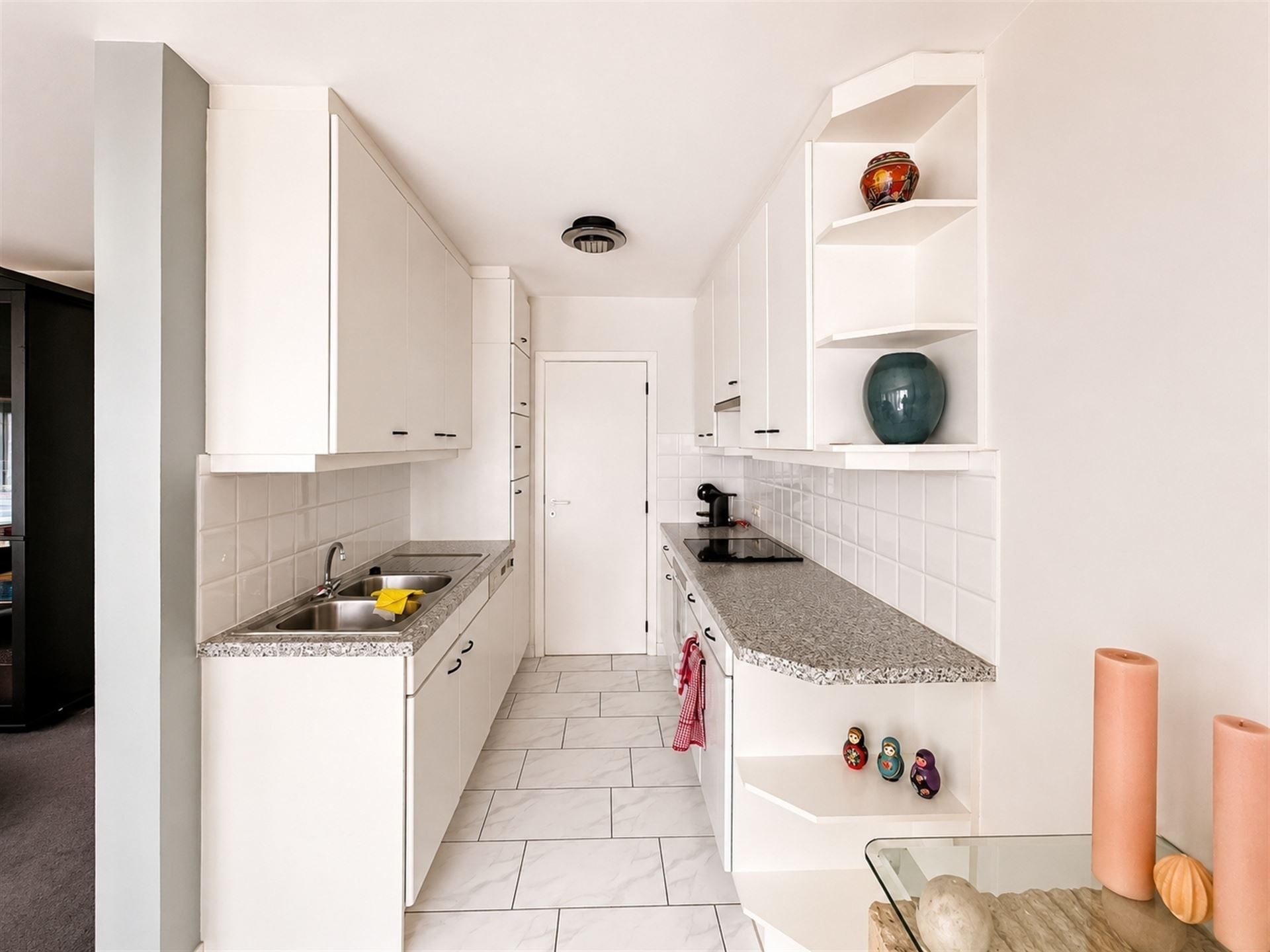 Spacious apartment with 2 bedrooms, terrace and garage in the heart of Mechelen - photo 3