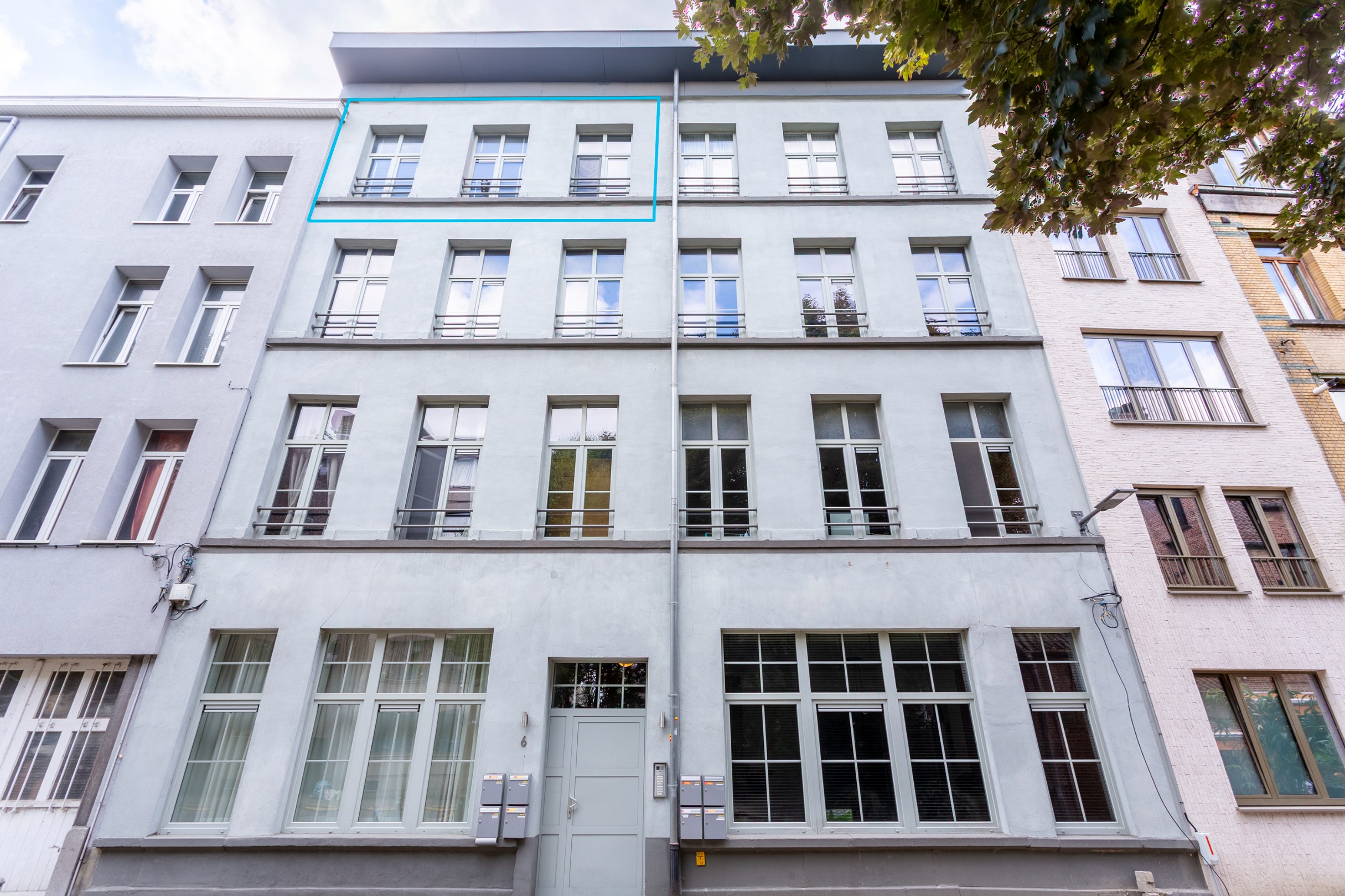 Unique duplex with south-facing terrace in the heart of Sint-Andries - photo 2
