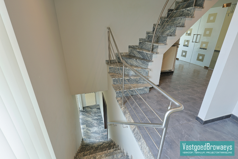 Instapklaar appartement met 3 slaapkamers en terras in hartje Zwalm - foto 2