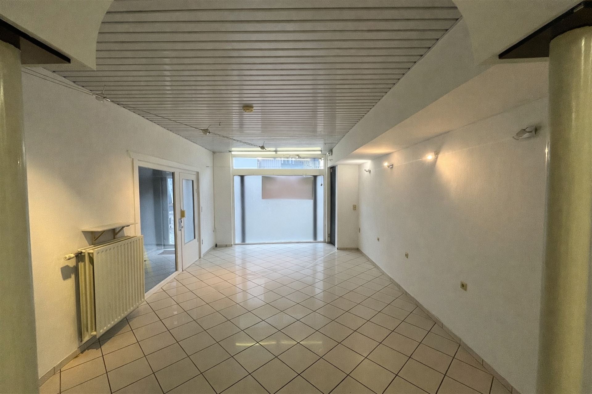 Handelsgelijkvloers op centrale ligging in Mechelen - foto 4