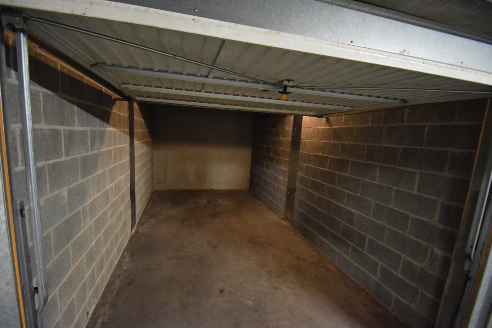 Afgesloten garagebox gemakkelijk inrijdbaar op een van de meest gegeerde plaatsen van Heist - foto 4