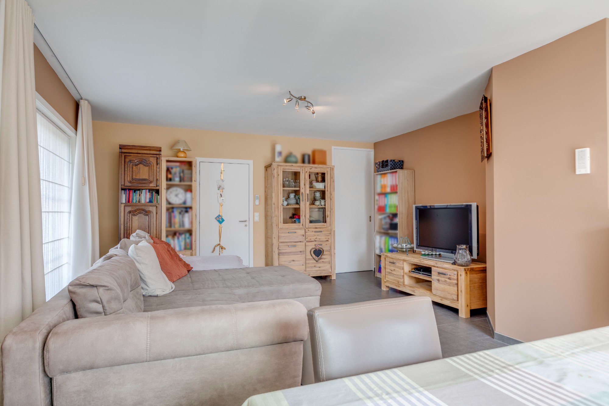 Gezinswoning gelegen in een doodlopende straat - foto 5