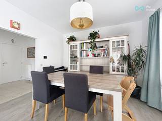 Mail: clara.jacquy@weinvest.be Tel: 0456 12 69 85Exclusief biedt We Invest dit prachtige appartement met 2 slaapkamers aan, gelegen op de 2de en...
